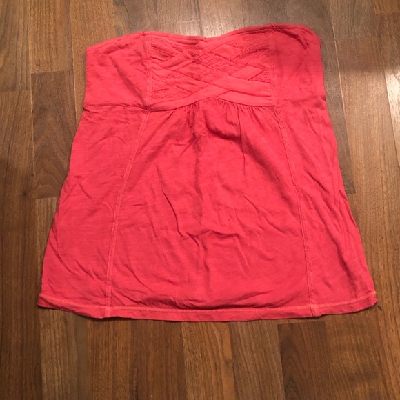 American Eagle Outfitters Tops - AE bright coral sleeveless top with woven pattern